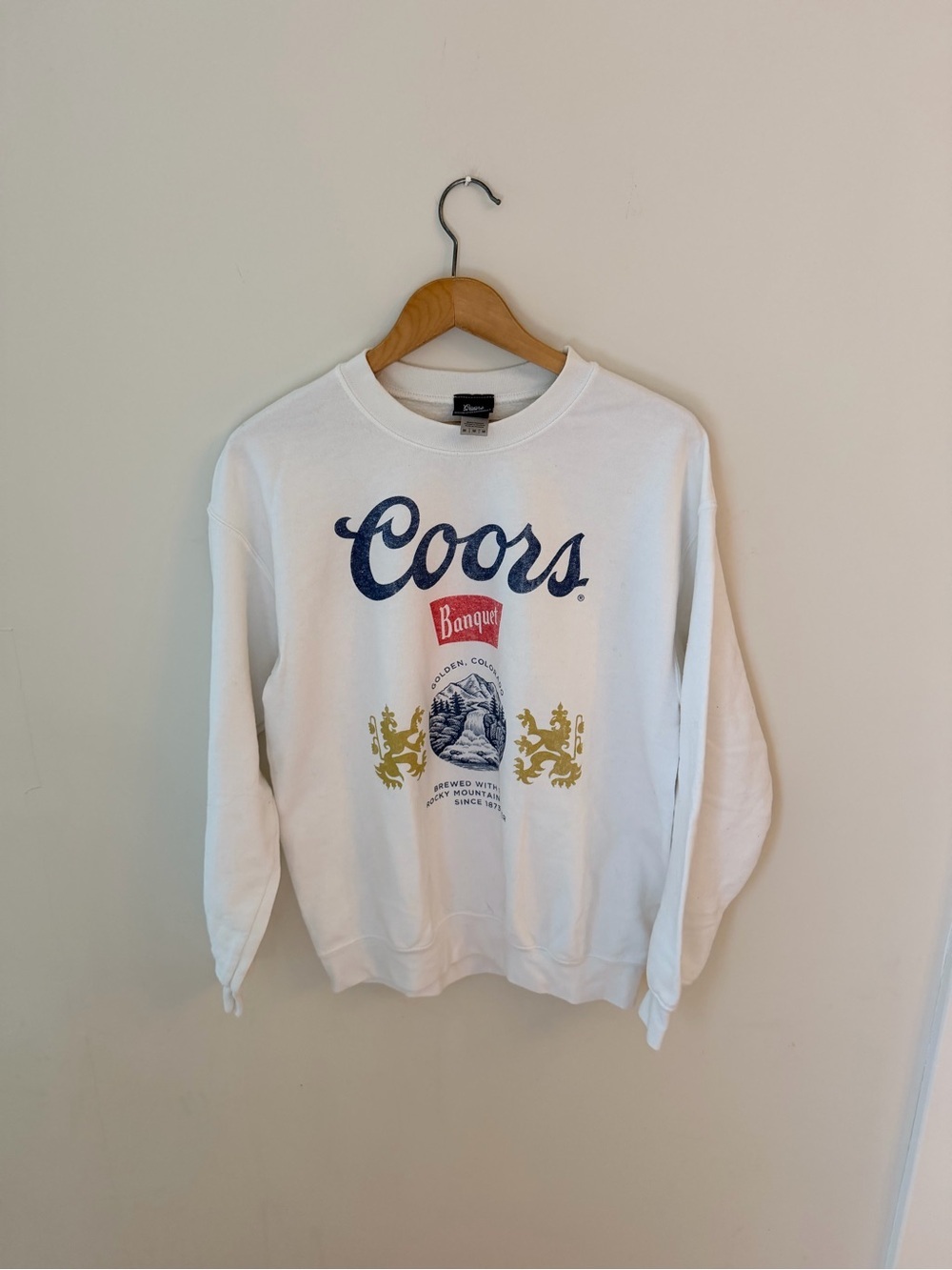 Vintage Coors Banquet White Graphic Crewneck Sweatshirt- unisex